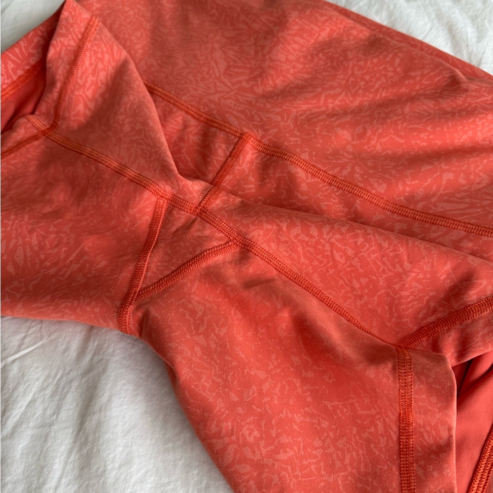 EUC Lululemon Wunder Train HR Shorts 6” Size 10 Crunch Warm Coral Orange - Picture 4 of 9